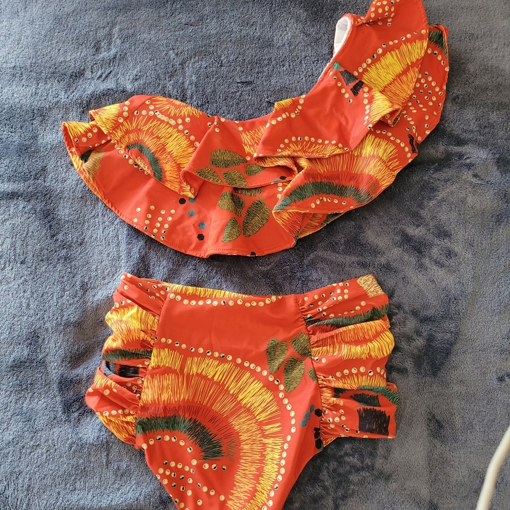 Bathing Suit - Picture 6 of 9